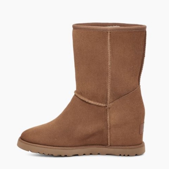 UGG | Classic Femme Short Boots In Chestnut NEW In Box - Picture 14 of 16